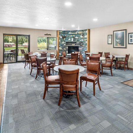 Everspring Inn & Suites Hill City Esterno foto