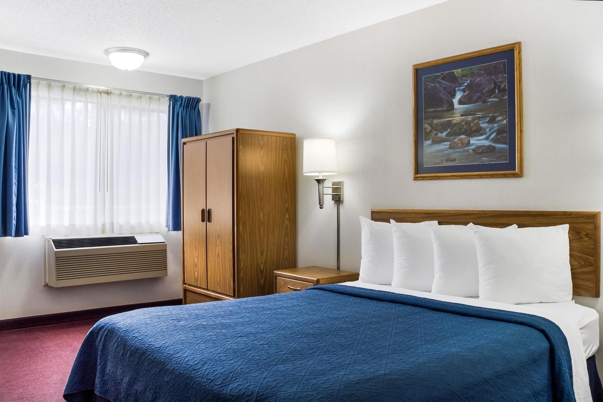 Everspring Inn & Suites Hill City Esterno foto