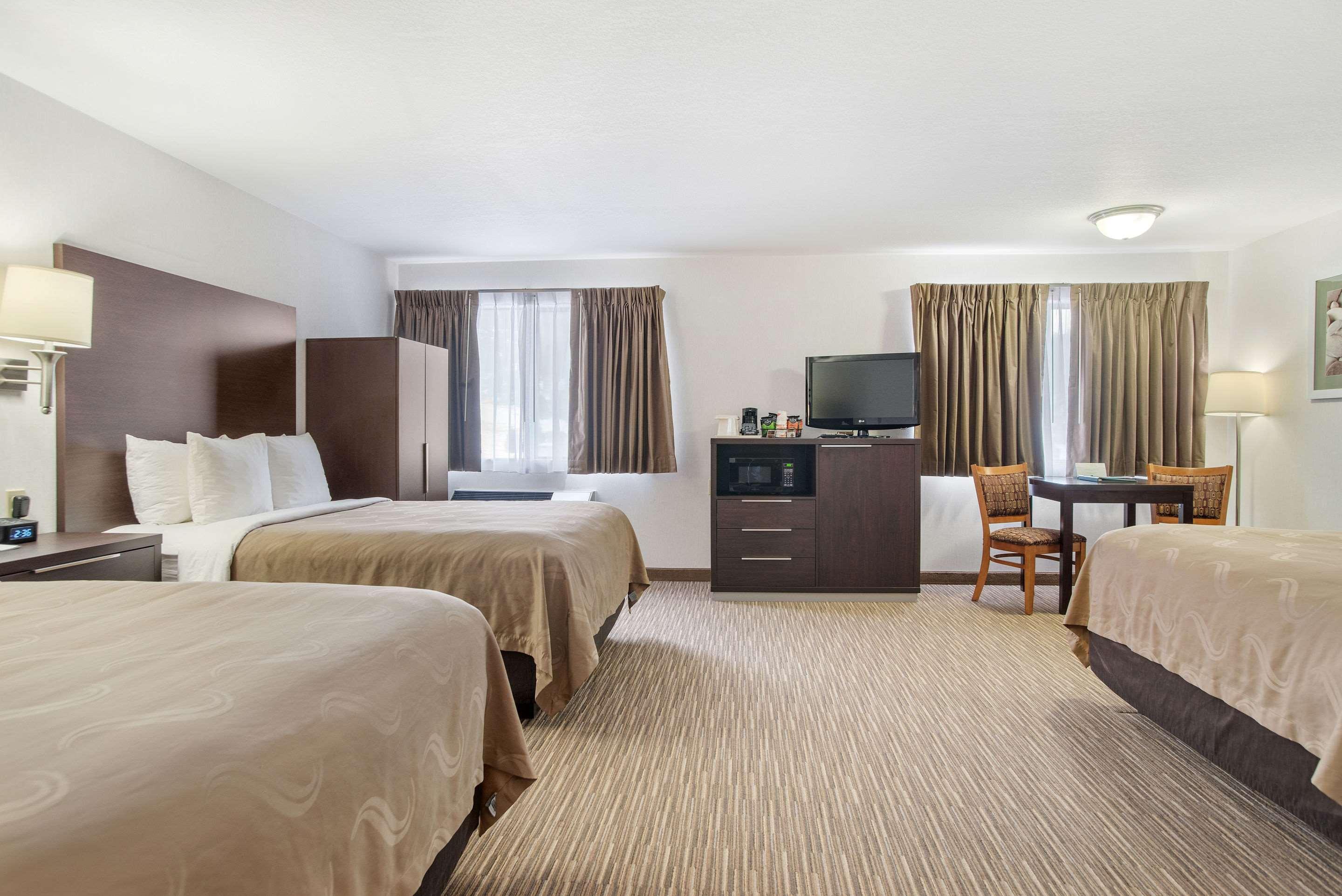 Everspring Inn & Suites Hill City Esterno foto