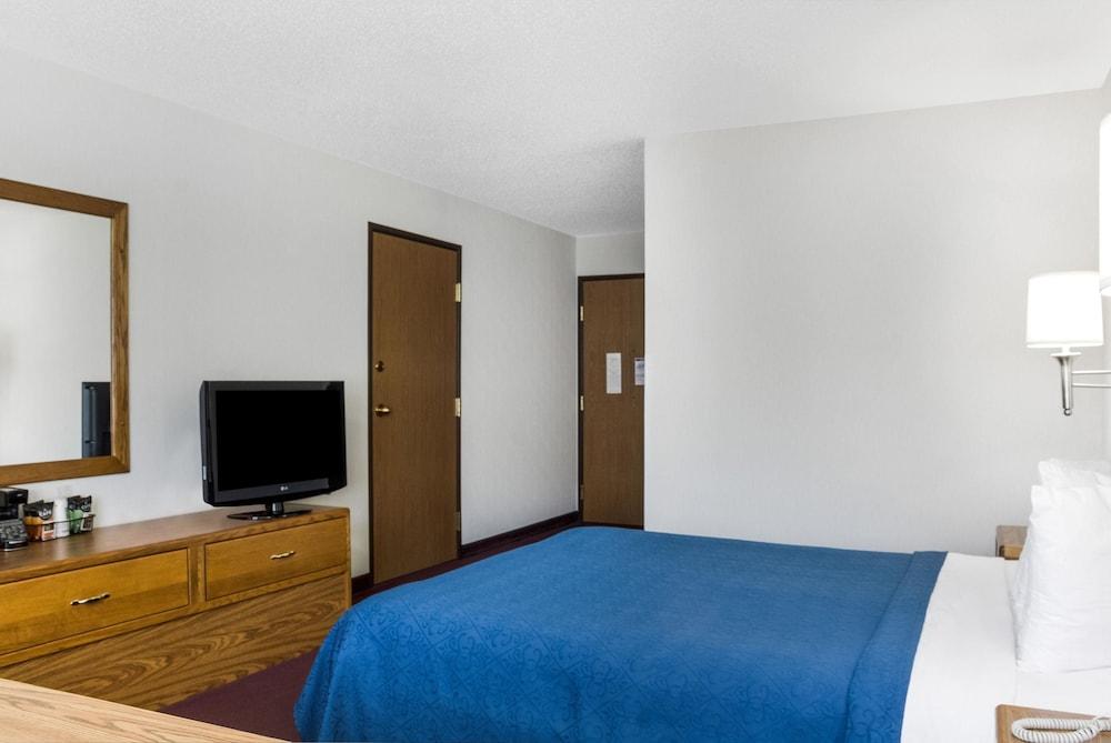 Everspring Inn & Suites Hill City Esterno foto