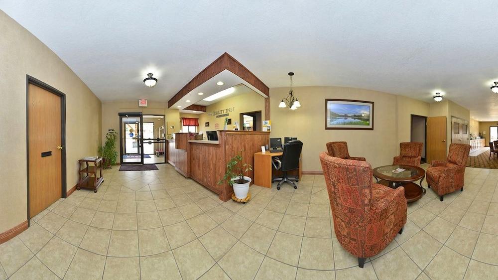 Everspring Inn & Suites Hill City Esterno foto