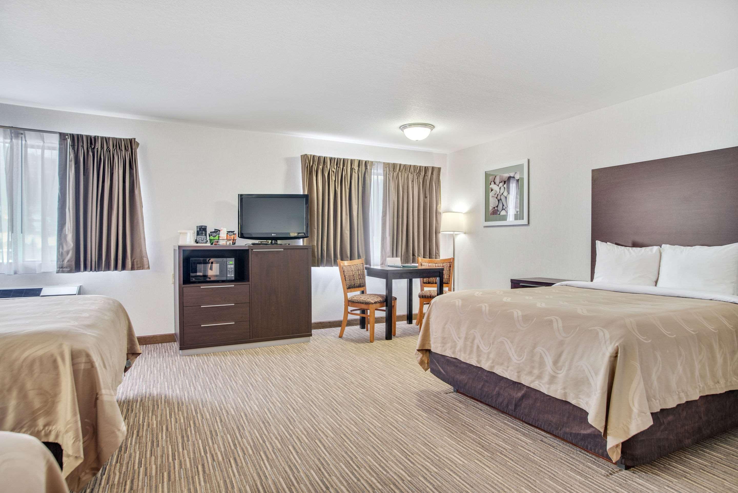 Everspring Inn & Suites Hill City Esterno foto