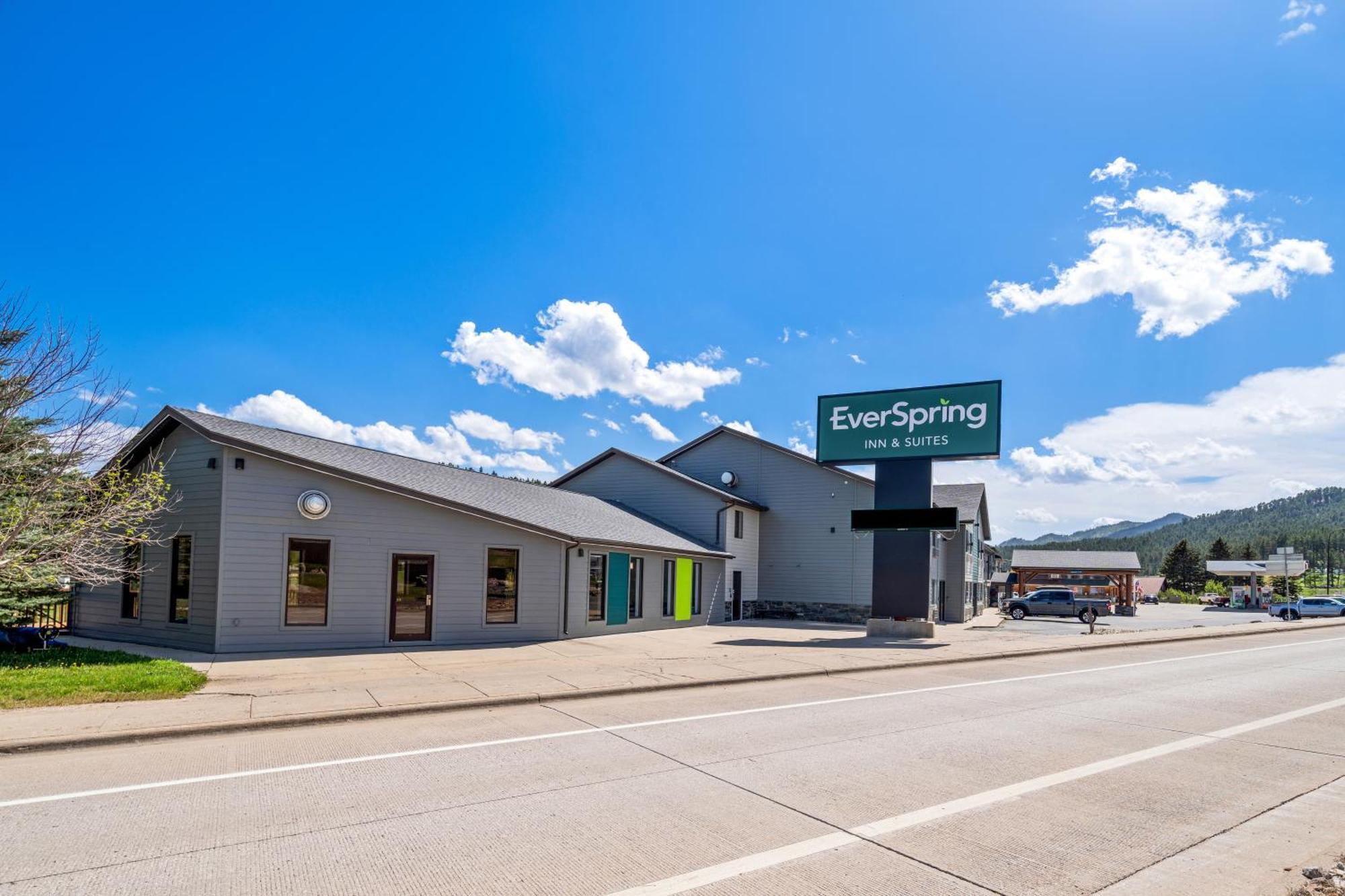 Everspring Inn & Suites Hill City Esterno foto