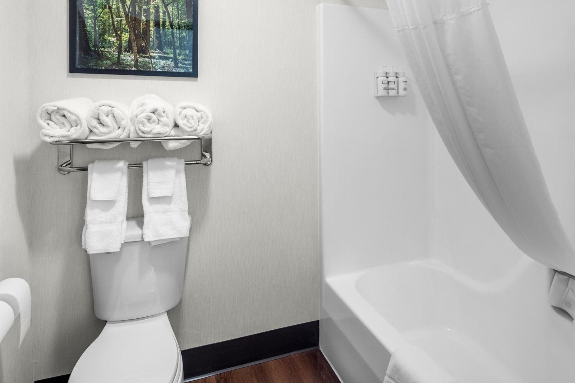 Everspring Inn & Suites Hill City Esterno foto