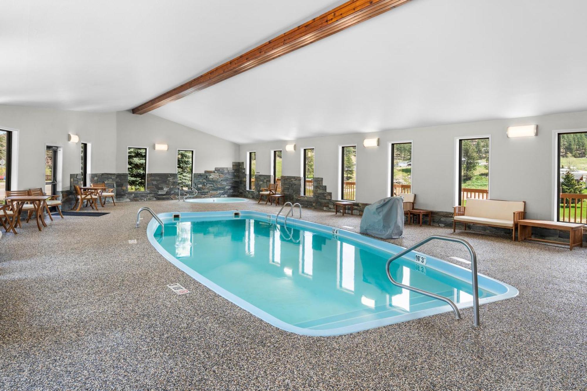 Everspring Inn & Suites Hill City Esterno foto