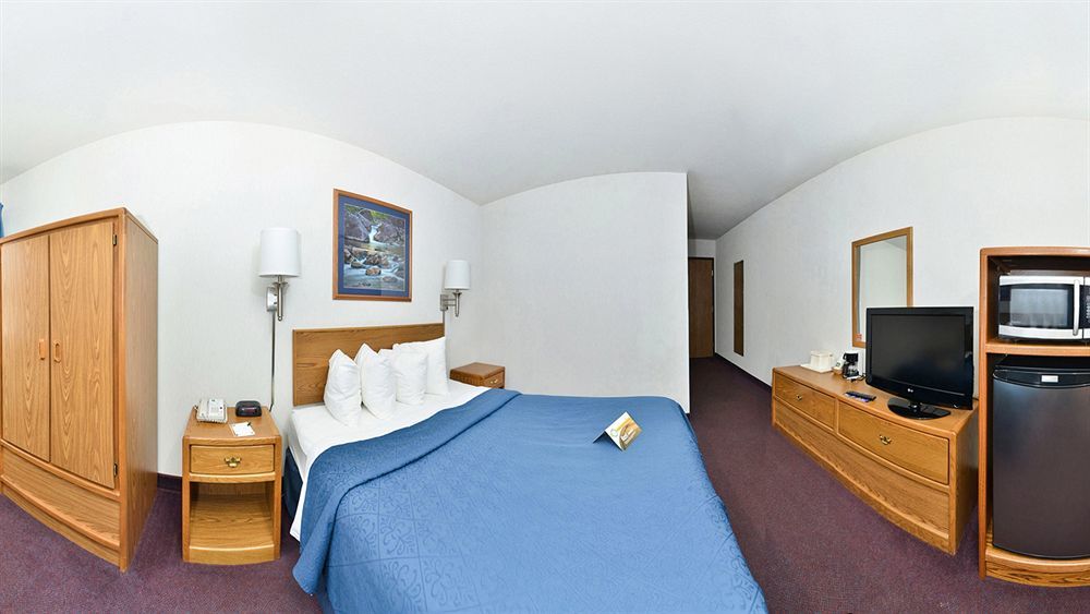 Everspring Inn & Suites Hill City Esterno foto