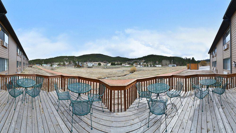 Everspring Inn & Suites Hill City Esterno foto
