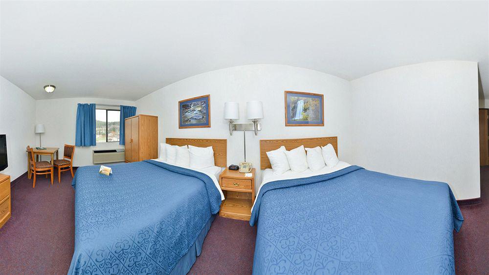 Everspring Inn & Suites Hill City Esterno foto